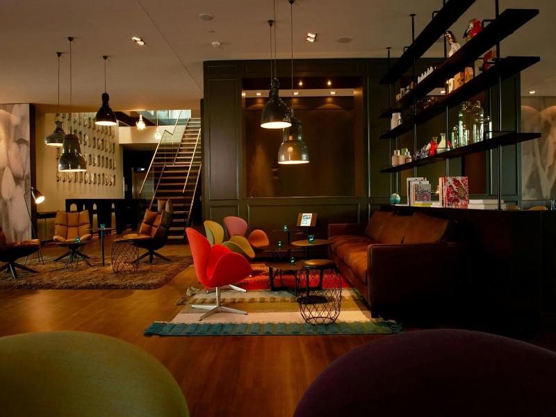 Motel One Amsterdam image