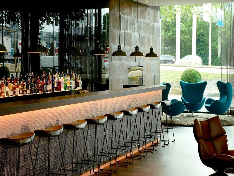 Motel One Amsterdam image