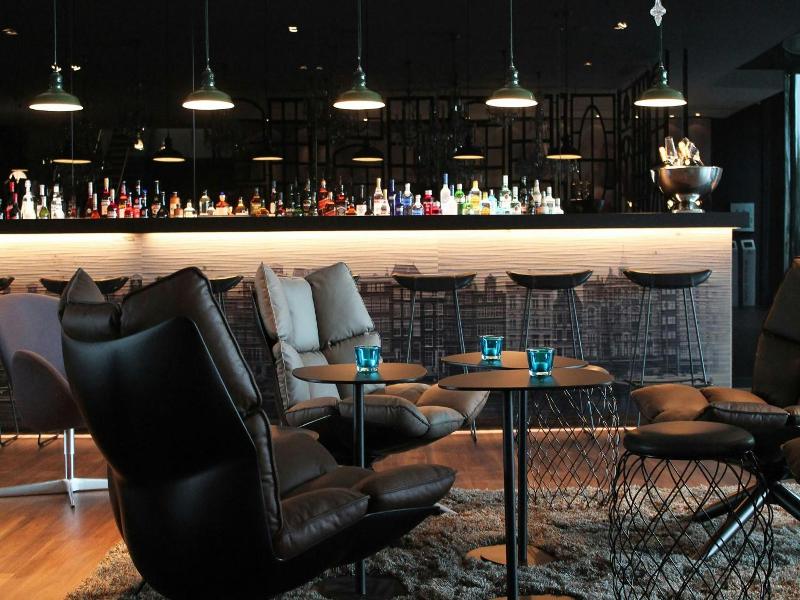 Motel One Amsterdam image