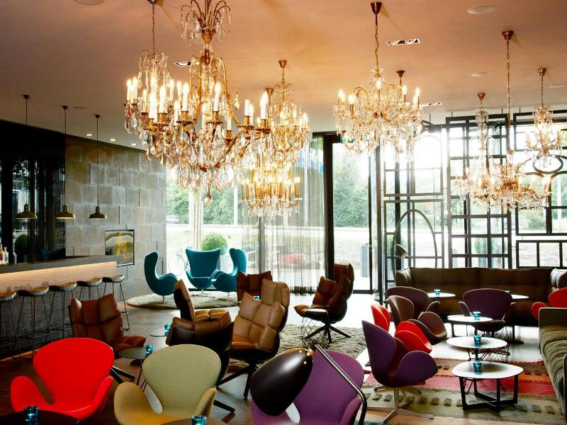 Motel One Amsterdam image