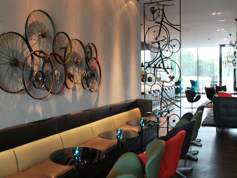 Motel One Amsterdam image