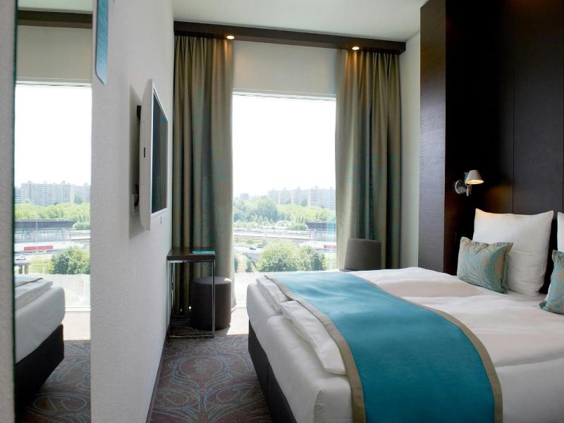 Motel One Amsterdam image