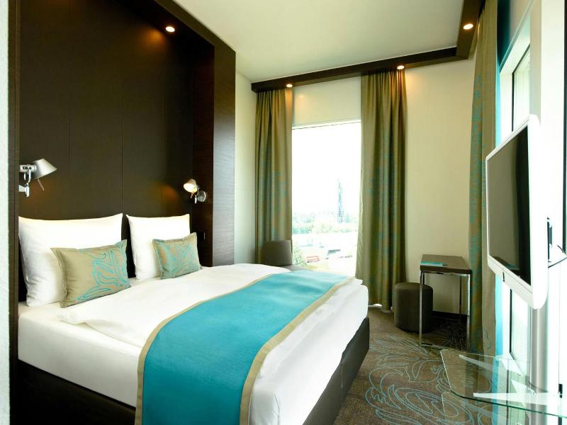 Motel One Amsterdam image