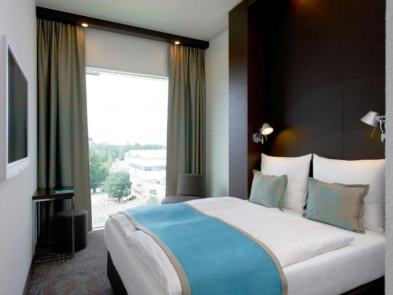 Motel One Amsterdam image