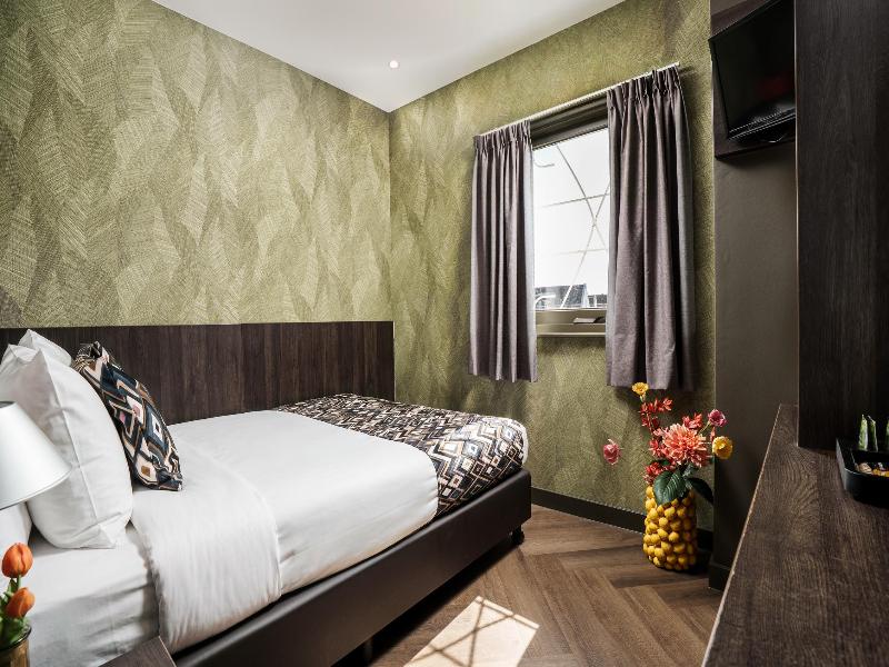 Hotel Damsquare image