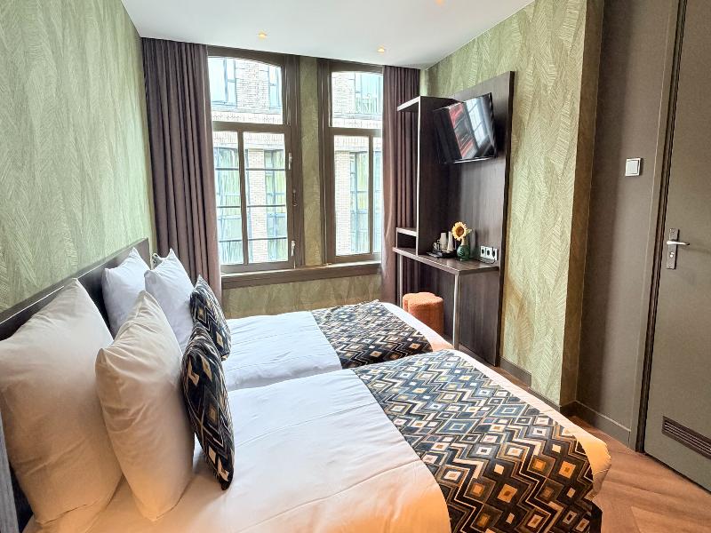 Hotel Damsquare image