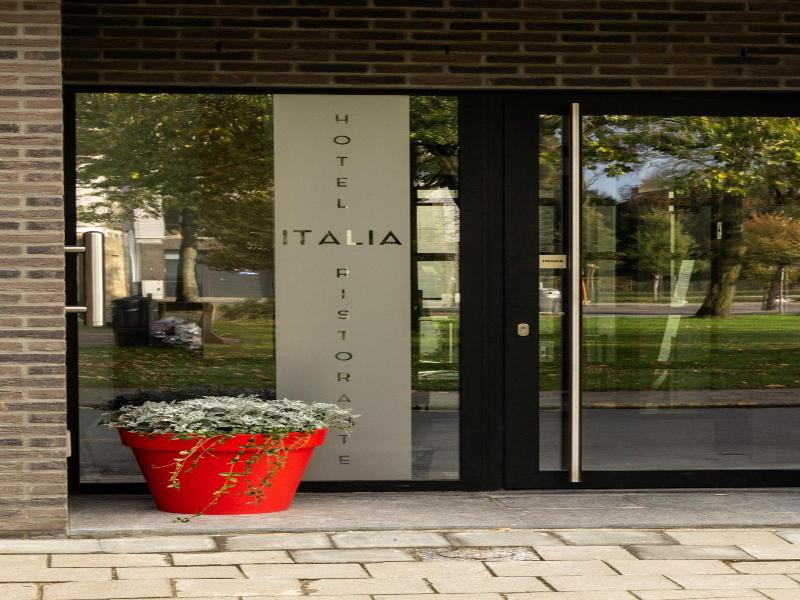 Hotel Italia image
