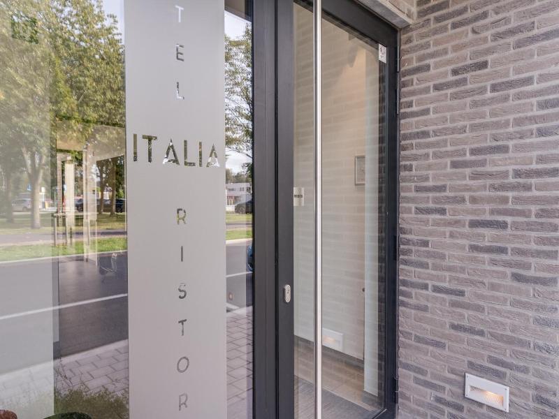 Hotel Italia image