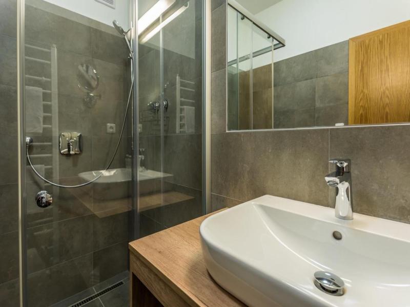 Sareza Hotel image