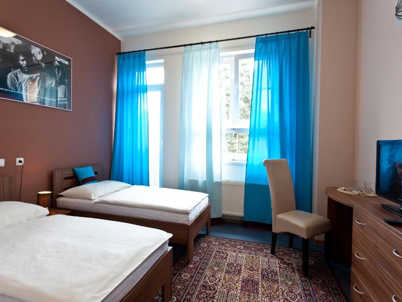 Sareza Hotel image