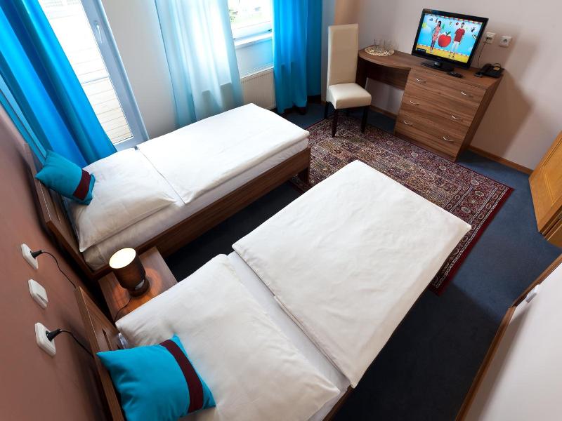 Sareza Hotel image