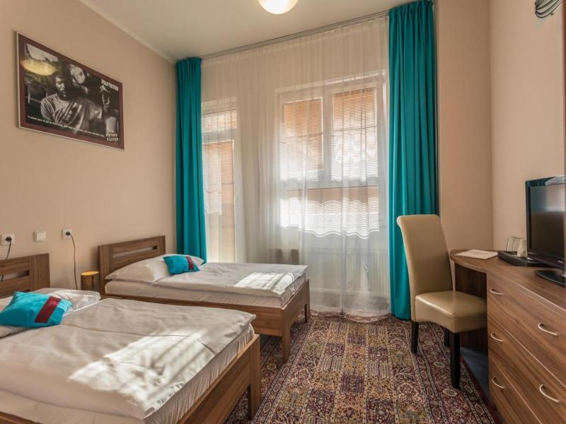 Sareza Hotel image