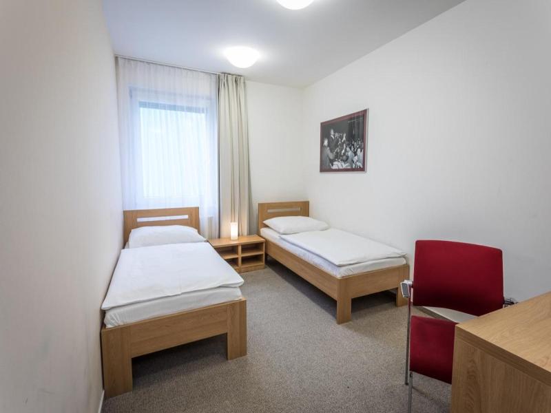 Sareza Hotel image
