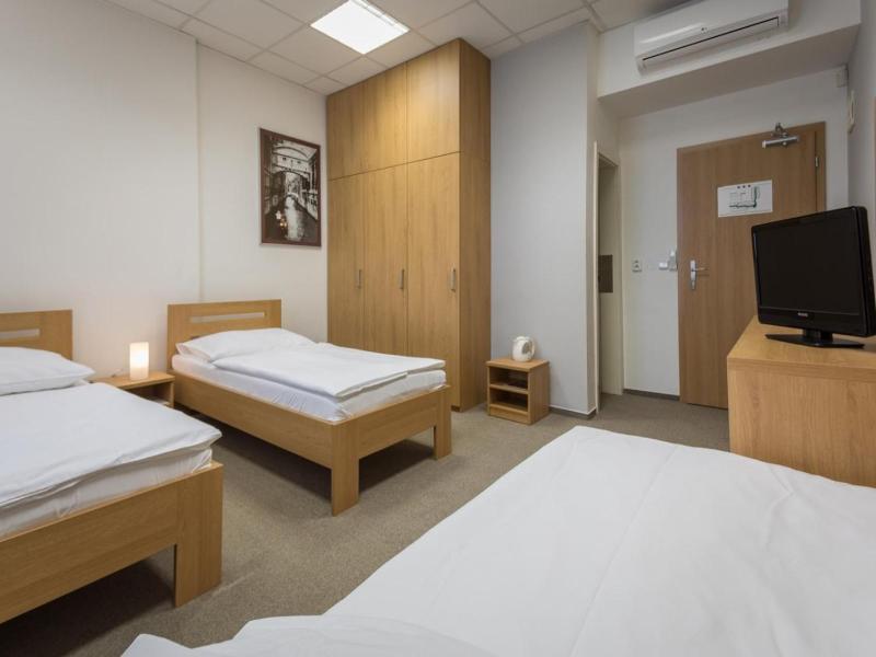 Sareza Hotel image