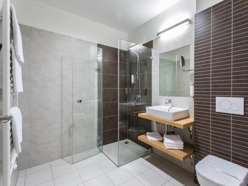 Sareza Hotel image