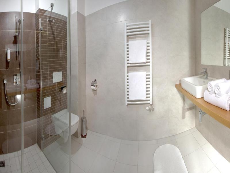 Sareza Hotel image