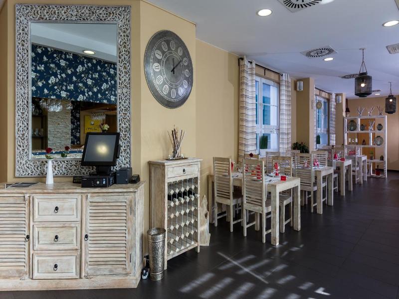 Sareza Hotel image