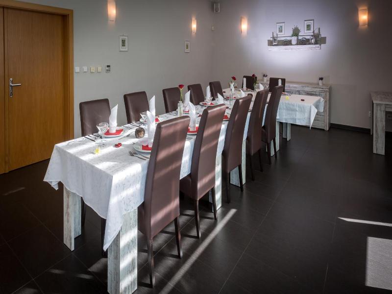 Sareza Hotel image