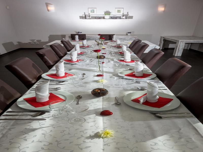 Sareza Hotel image