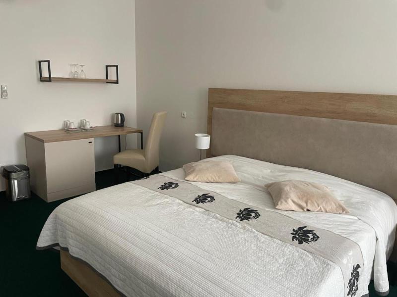 Sareza Hotel image