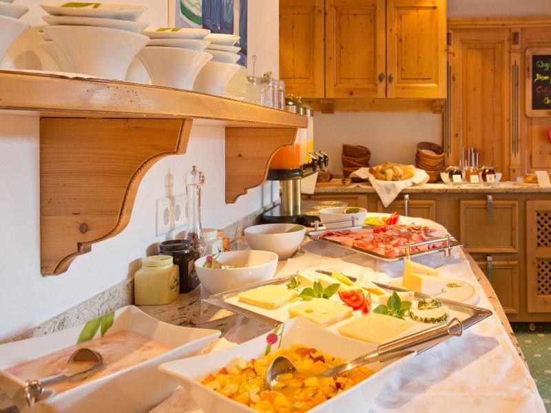 Hotel Appartement Roggal image