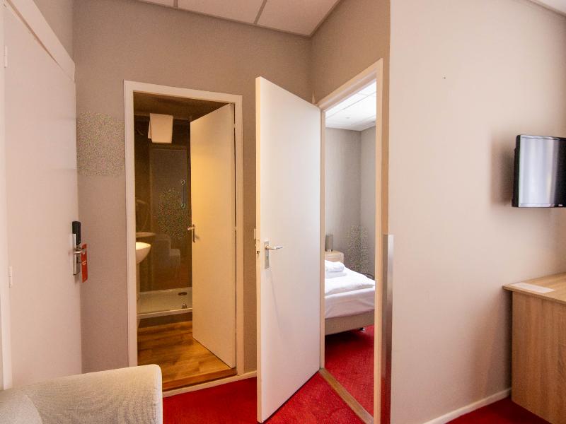 Grand Hotel Monopole image