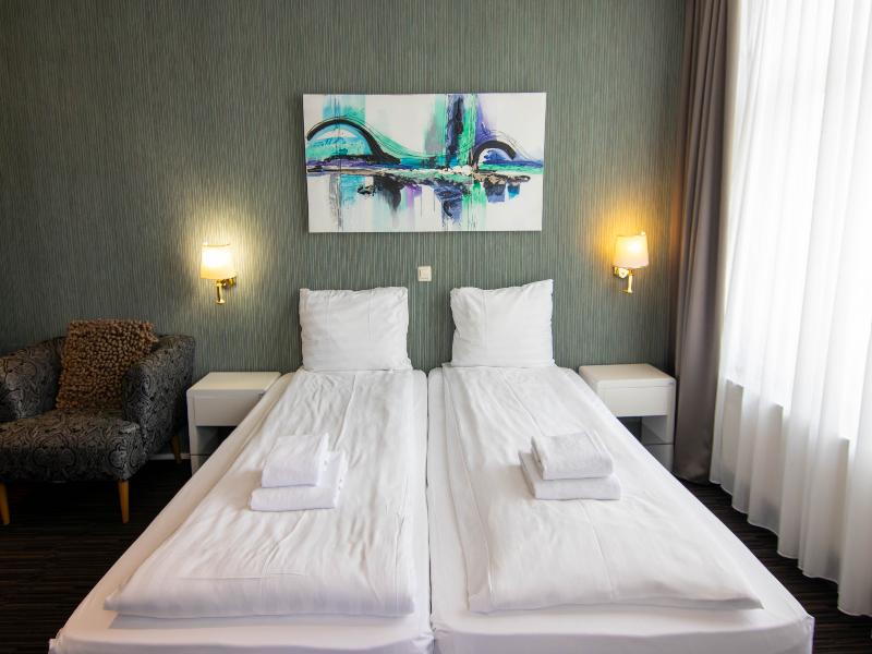 Grand Hotel Monopole image