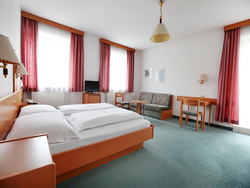 Gasthof Zur Linde image