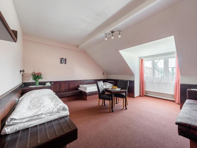 Hotel Floret image