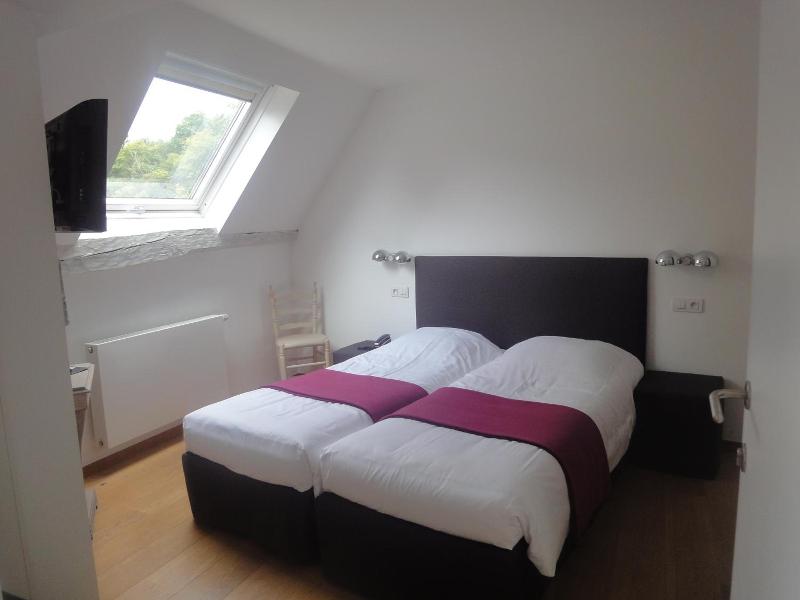 Hotel Le Clos Des Rv Collets image