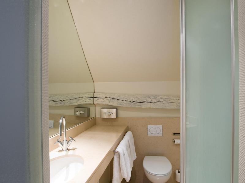 Hotel Le Clos Des Rv Collets image