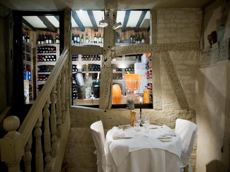 Hotel Le Clos Des Rv Collets image