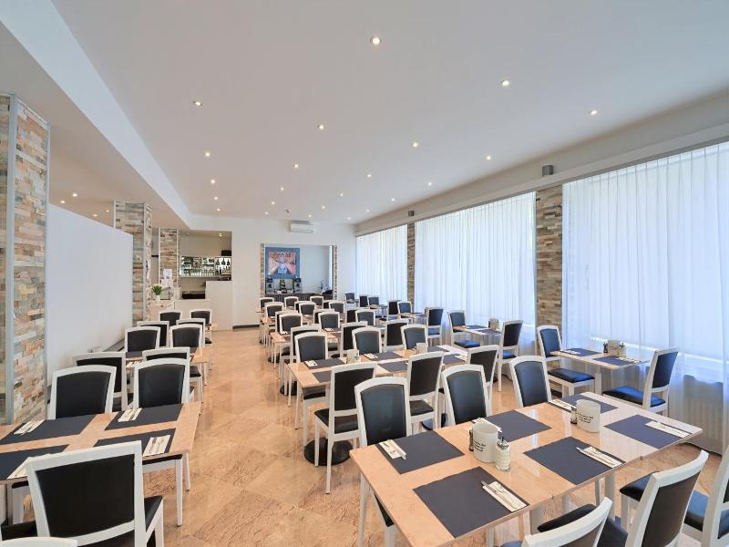 Hotel Luna Garni image