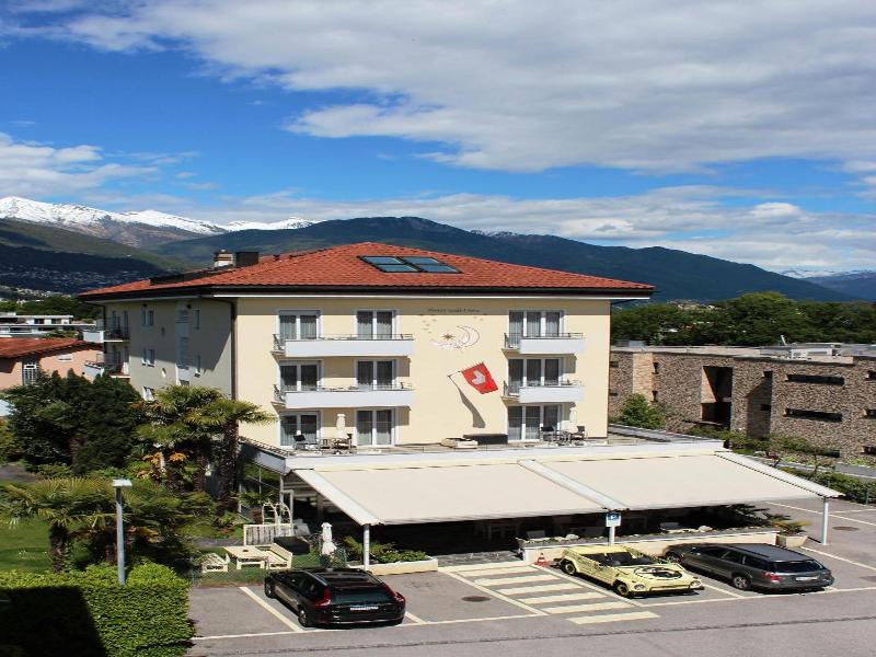 Hotel Luna Garni image