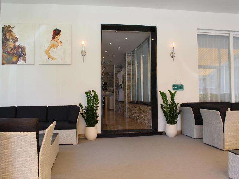 Hotel Luna Garni image