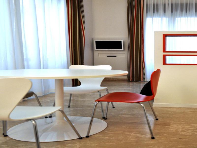 Bb Hotels Aparthotel Bocconi image