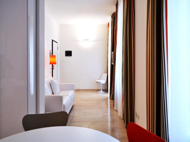Bb Hotels Aparthotel Bocconi image