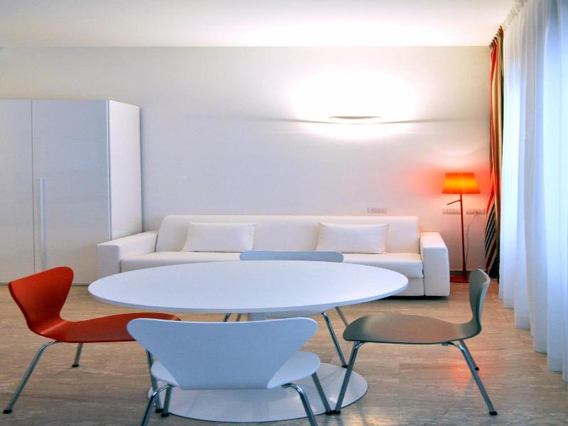 Bb Hotels Aparthotel Bocconi image