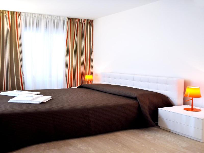Bb Hotels Aparthotel Bocconi image