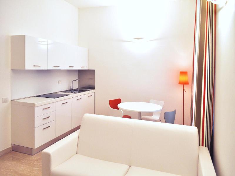 Bb Hotels Aparthotel Bocconi image