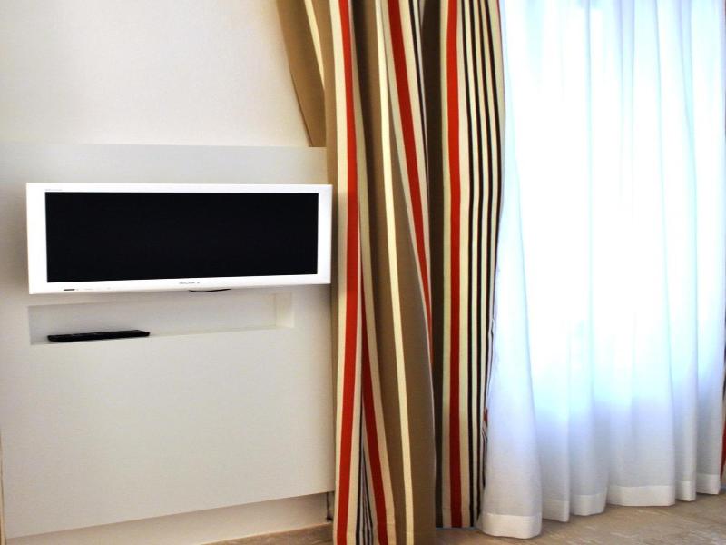 Bb Hotels Aparthotel Bocconi image