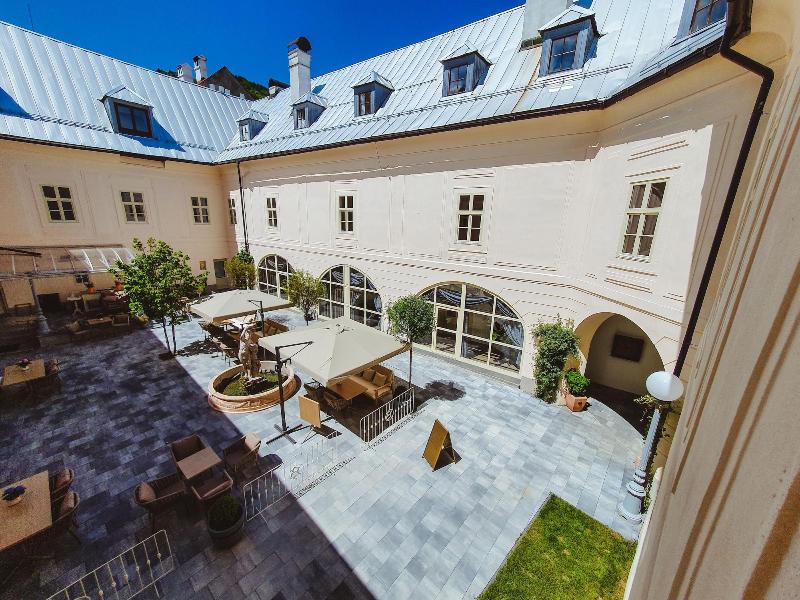 Opera Apartments