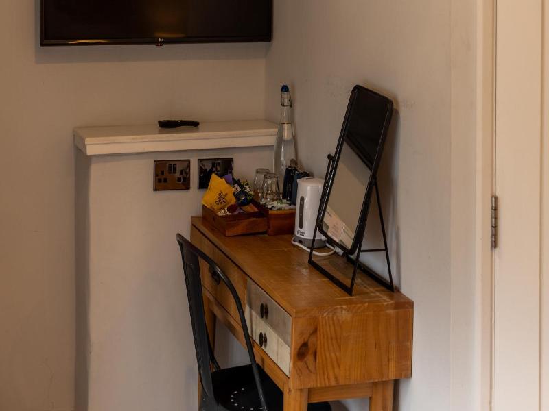 The Exeter Inn image