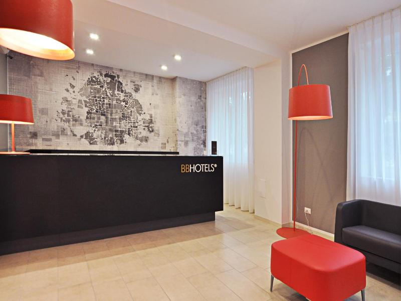 Bb Hotels Aparthotel Visconti image