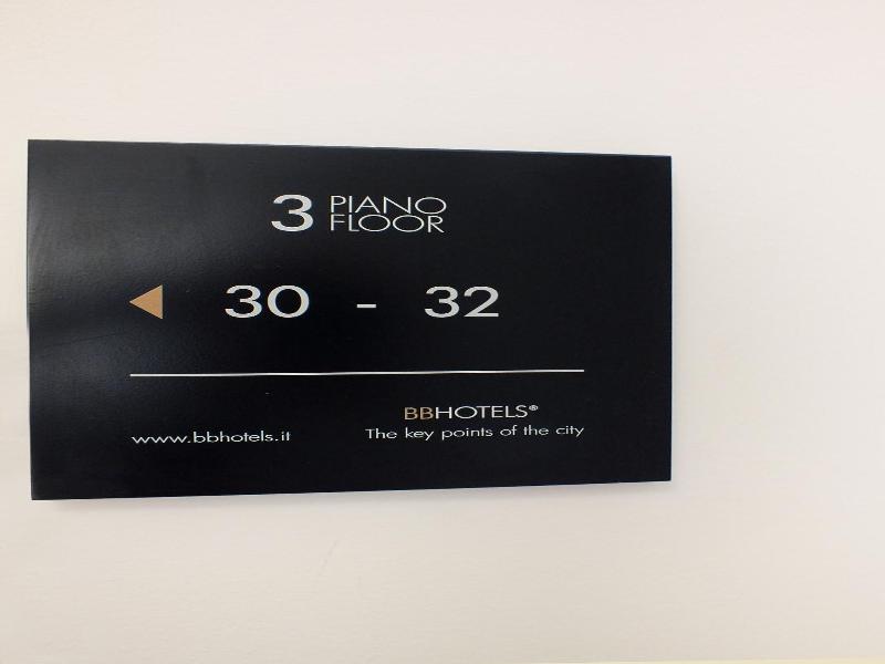 Bb Hotels Aparthotel Visconti image
