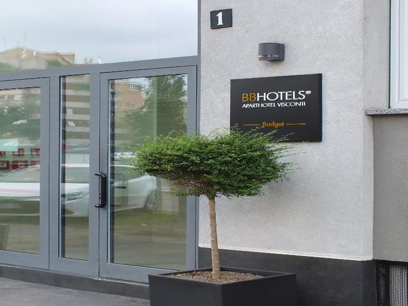 Bb Hotels Aparthotel Visconti image