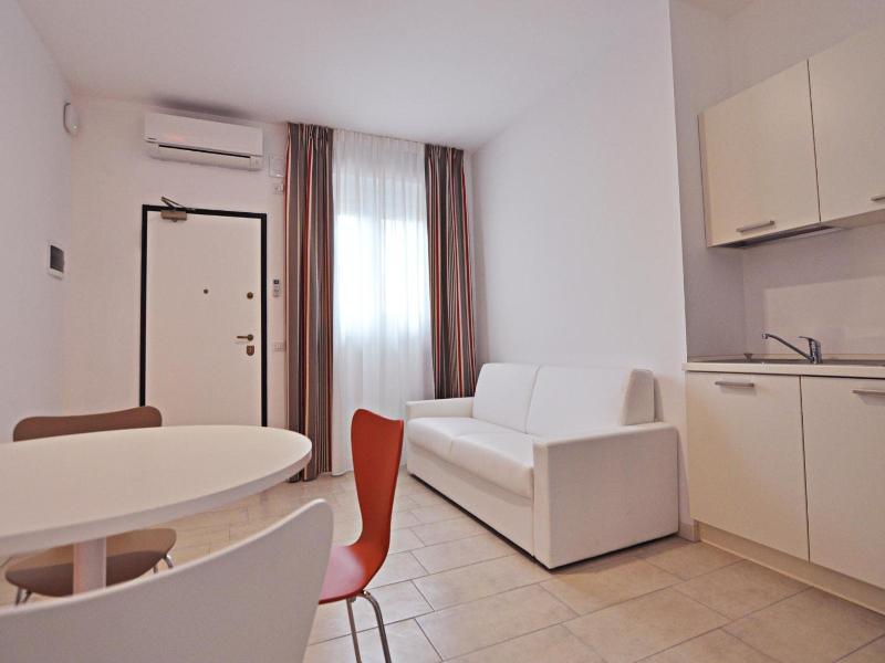 Bb Hotels Aparthotel Visconti image