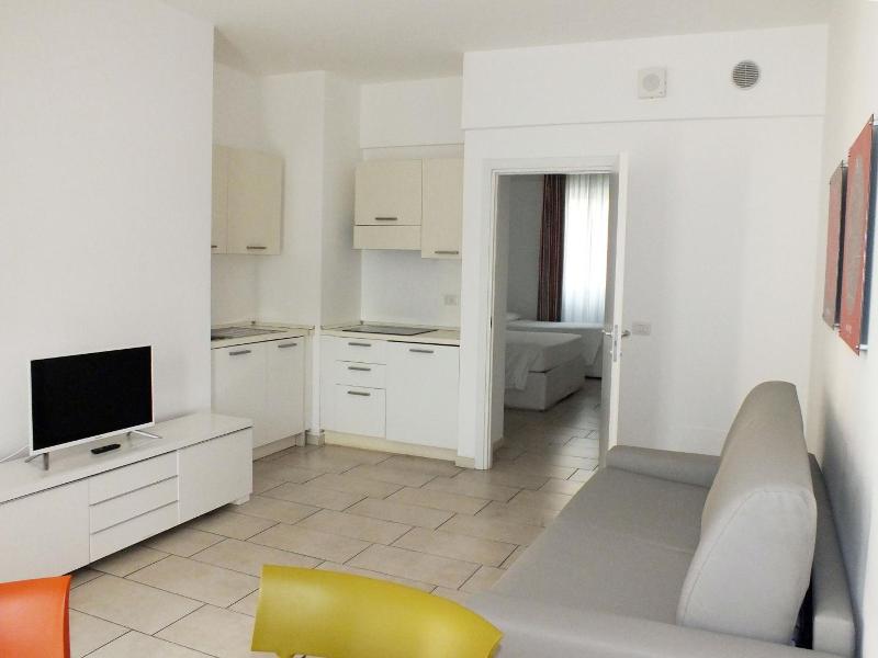 Bb Hotels Aparthotel Visconti image