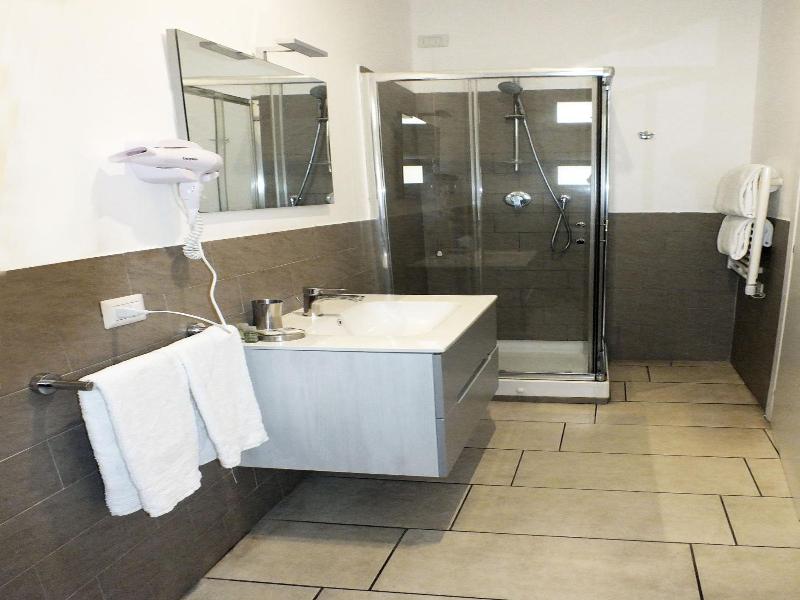 Bb Hotels Aparthotel Visconti image