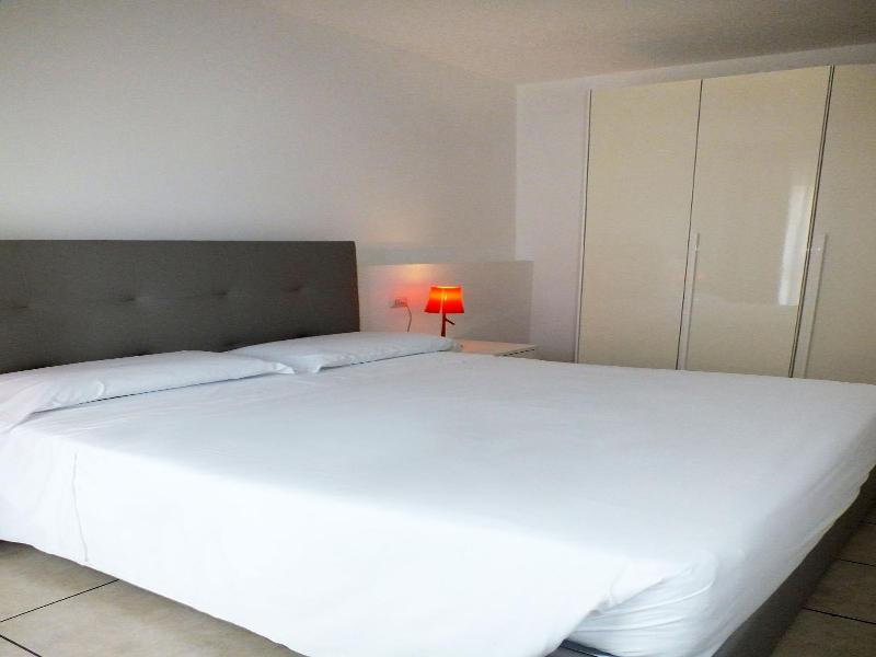 Bb Hotels Aparthotel Visconti image